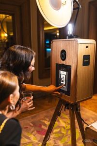 Monedero: Dispositivo del fotomatón que acepta el pago