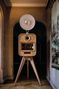 Cabina: Estructura cerrada donde se ubica el equipo fotográfico